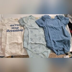 Bundle of onsies size 6-9 months